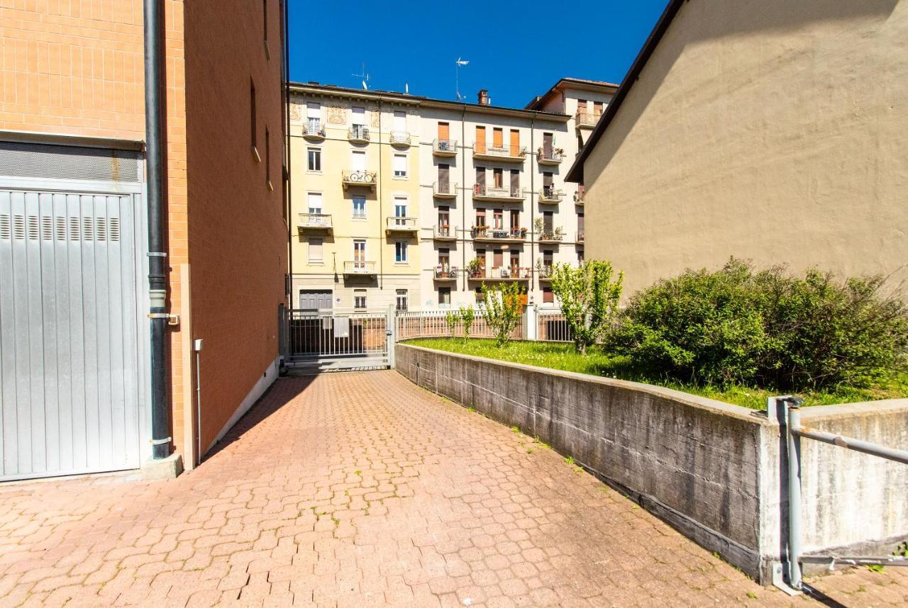 Come Casa Like Home Apartment With Parking 토리노 외부 사진